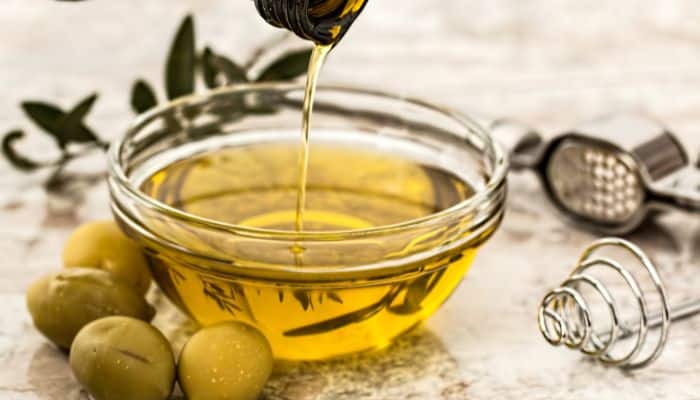 Olive Oil in Hindi